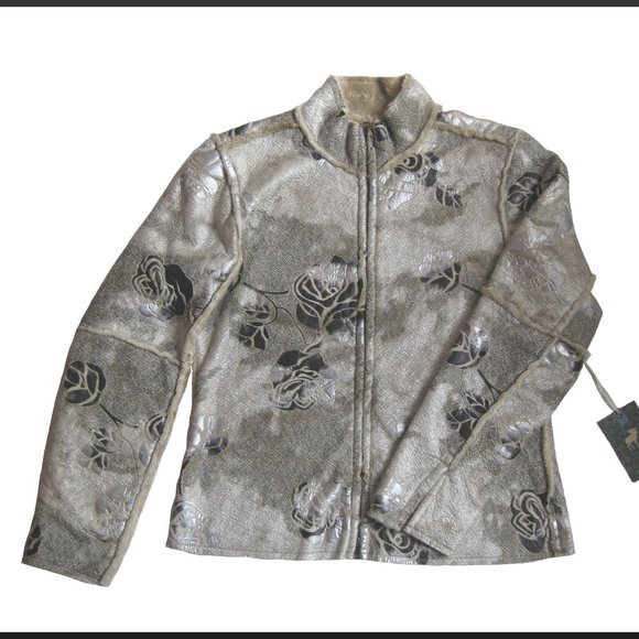 True Grit Jackets & Blazers - NWT! TRUE GRIT Gray, Silver, & Black Rose Floral Shearling Jacket (Sz. Sm)